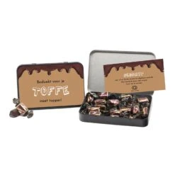 Chokotoff In Blik Met Eigen Etiket - Verpleging 8 Chokotoff In Blik Met Eigen Etiket - Verpleging -Casa del Ringraziamento A6BLIK ZWART CHOKOTOFF 1 2abe8989 32d5 4bb5 8c59 ff3b73b72c9b