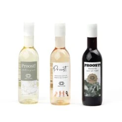 Klein Flesje Wijn Met Eigen Logo Op Etiket - Zakelijk