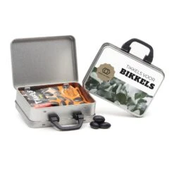 Tikkels Voor Bikkels In Een Koffertje - Zakelijk 8 Tikkels Voor Bikkels In Een Koffertje - Zakelijk -Casa del Ringraziamento KOFFERTJE ZW TIKKELS3