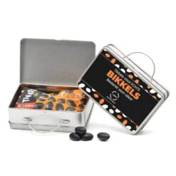 Tikkels Voor Bikkels In Blikken Koffertje - Zakelijk -Casa del Ringraziamento Koffertje tikkels1 00fec69c d752 481d b1b4 534ddcaac8cf