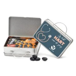 Tikkels Voor Bikkels In Blikken Koffertje - Verpleging -Casa del Ringraziamento Koffertje tikkels4 648038e8 c58c 4bce a74b d09419e16b04