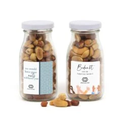 Glazen Melkflesje Met Verse Nootjes - Zakelijk -Casa del Ringraziamento Melkflesje Nootjes3